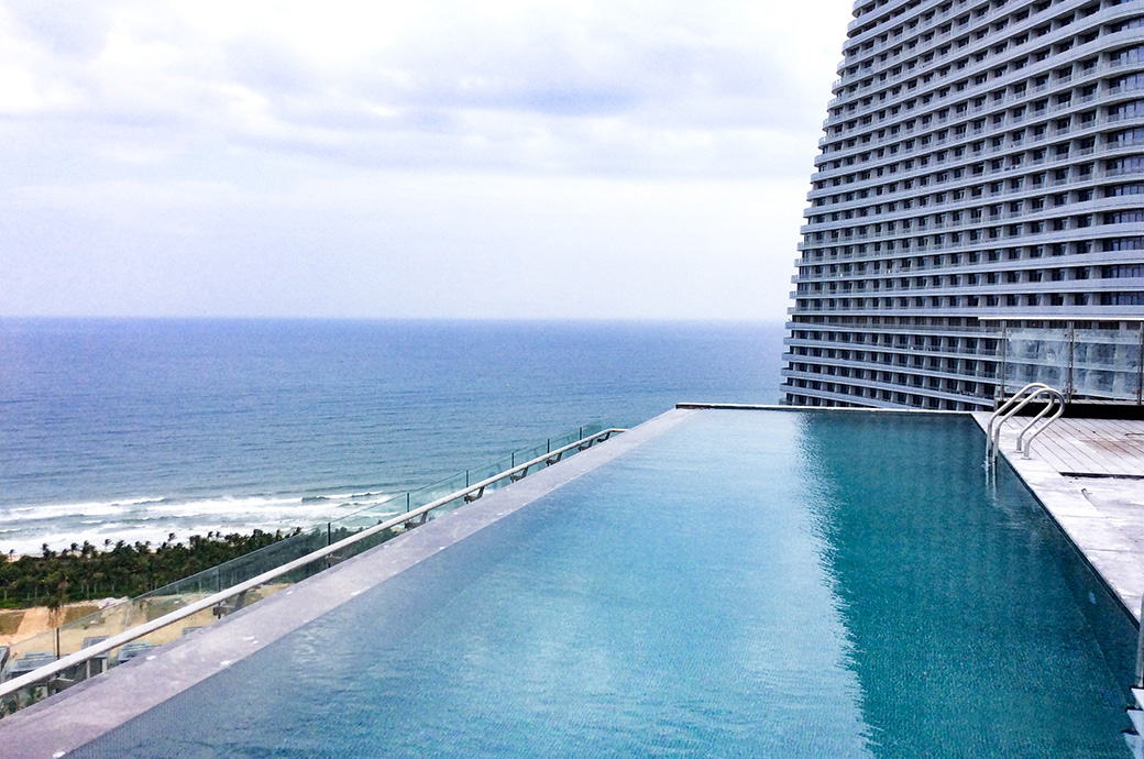 1/3 旅馆室外泳池