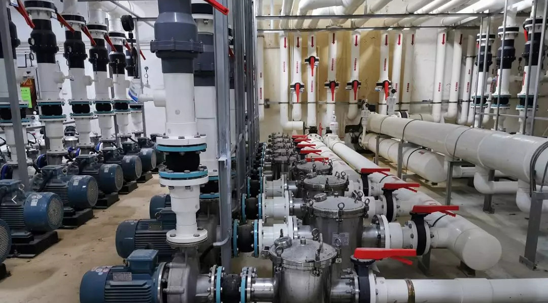 游泳池装备机房