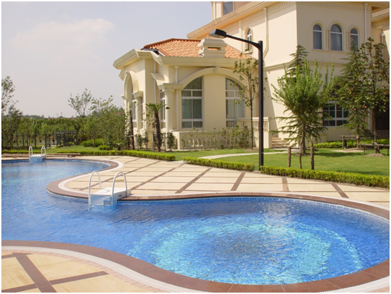 别墅建游泳池，泳池水处置惩罚装备该怎么？