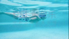 <b>别墅游泳池的设计及装备需要注重哪些方面？</b>