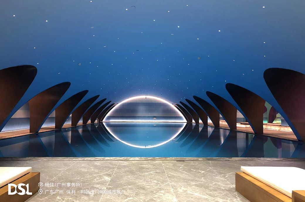 温泉度假酒，露天泳池