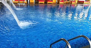 游泳池水质刷新后