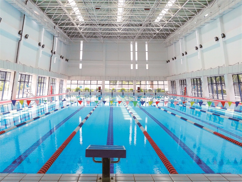 学校游泳池水处置惩罚装备有哪些，要怎样选择？