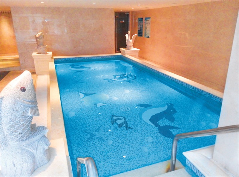 别墅游泳池是放在地下室好照旧高层好？