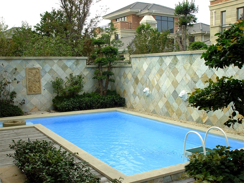 哪家的小型游泳池装备较量好？