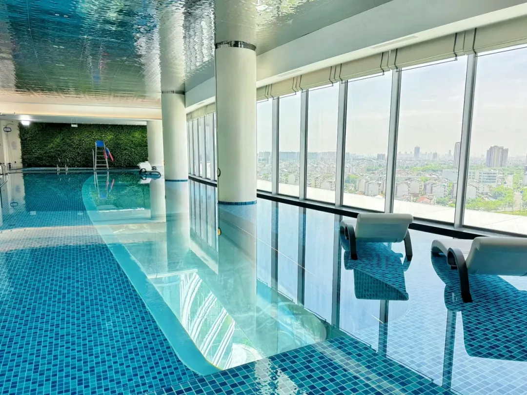 游泳池水变绿还污浊？揪出水质变差的 3 大常见缘故原由！